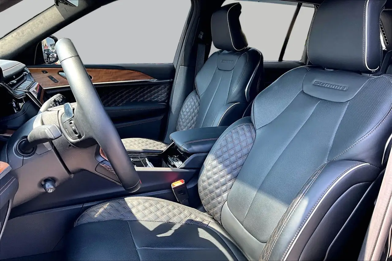 Jeep Grand Cherokee - Image 14