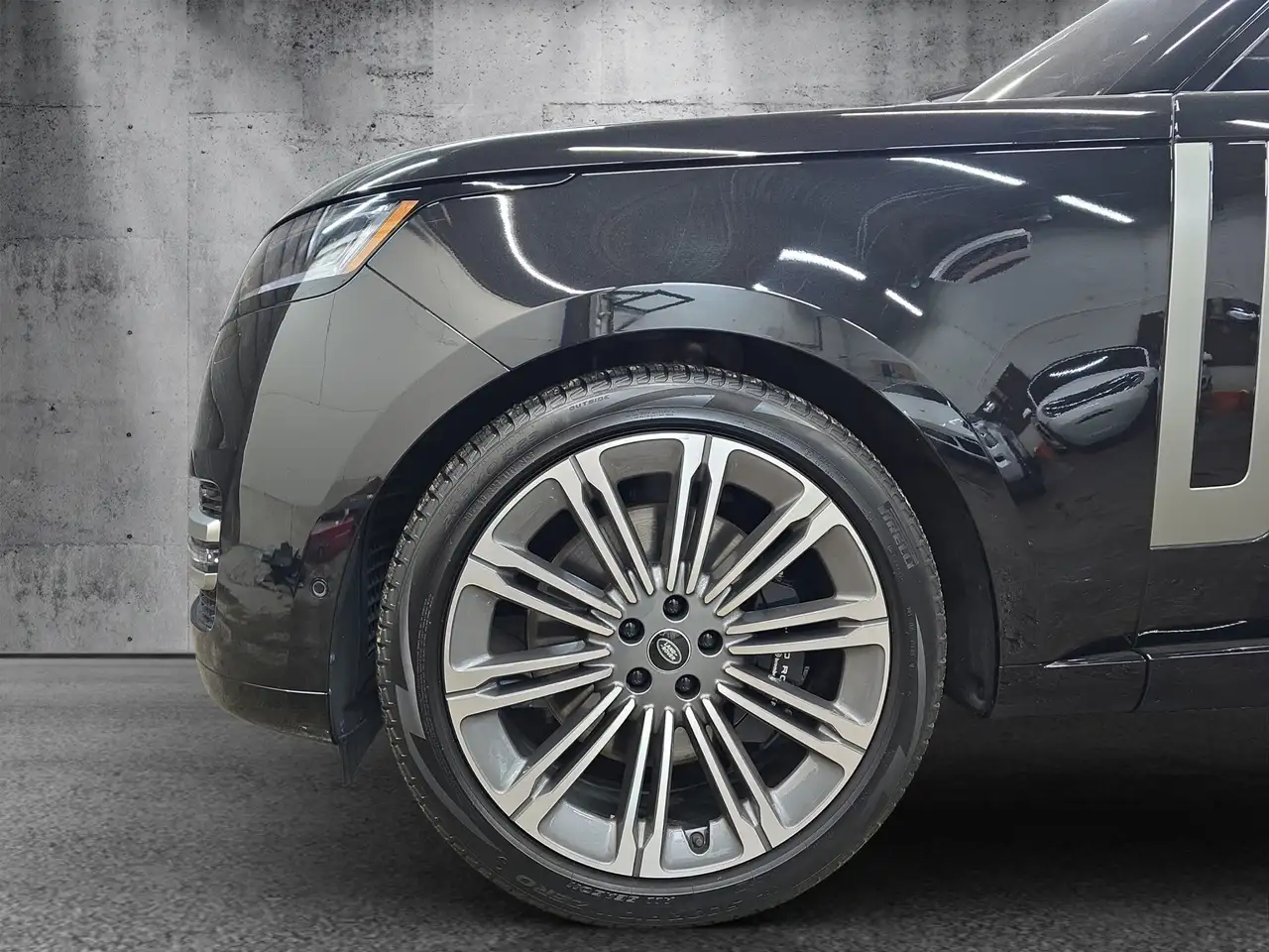 Land Rover Range Rover - Image 11