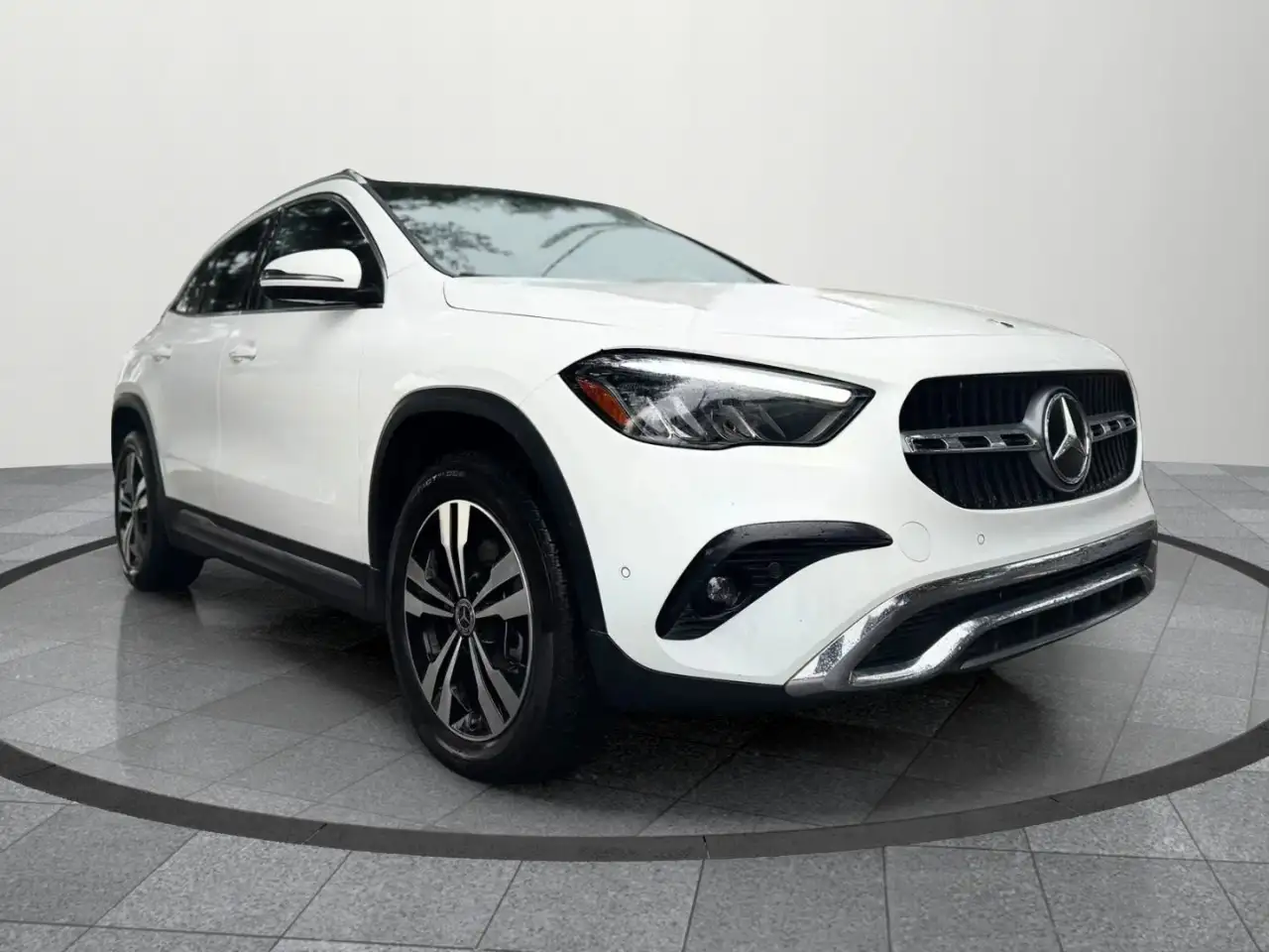 Mercedes-Benz GLA - Image 3