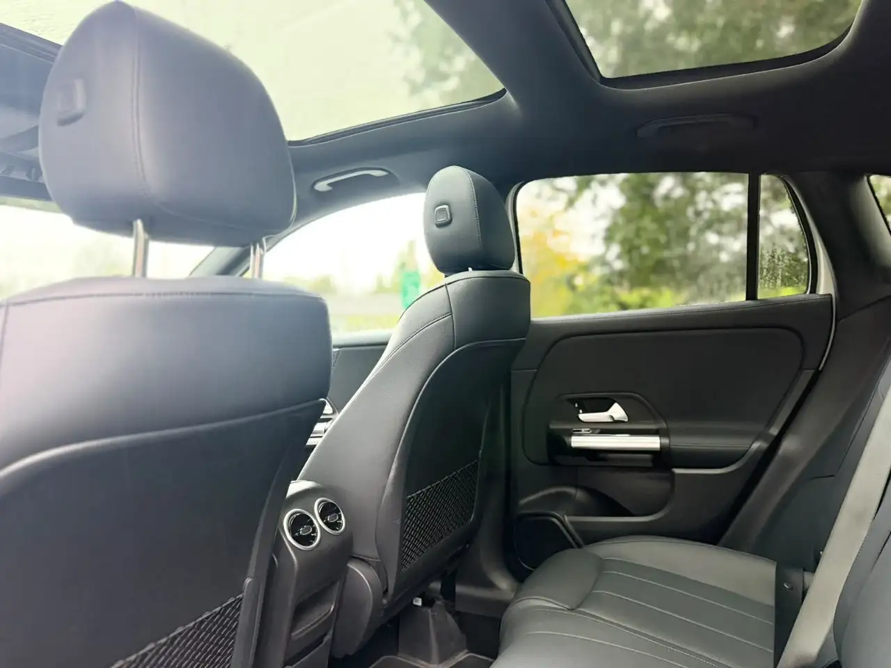 Mercedes-Benz GLA - Image 16