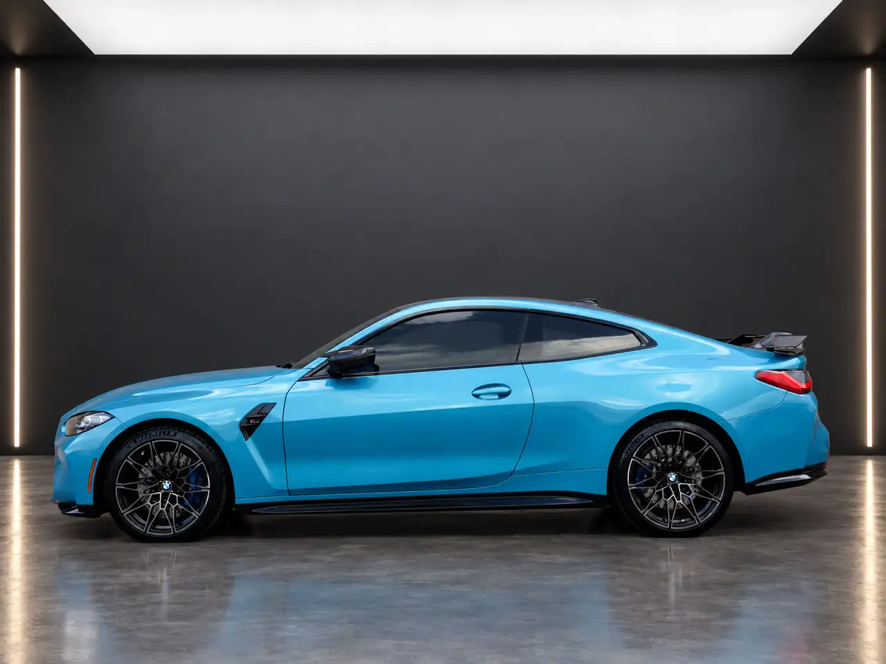 BMW M4 - Image 2