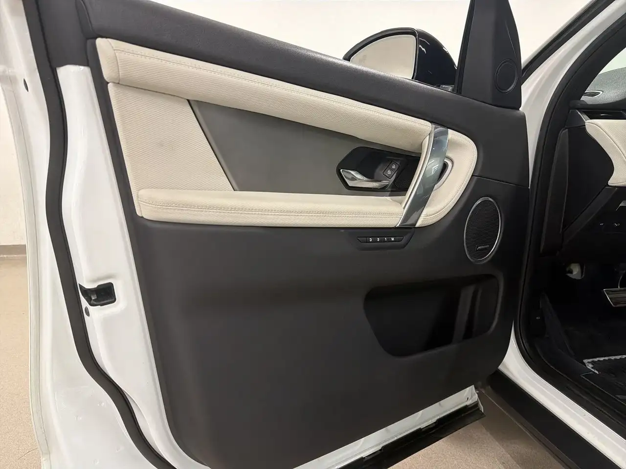 Land Rover Discovery Sport - Image 15