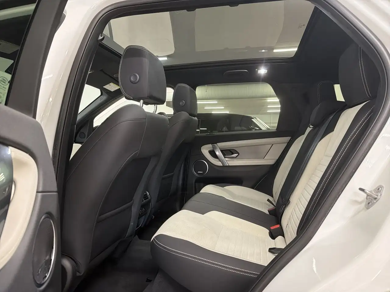 Land Rover Discovery Sport - Image 23