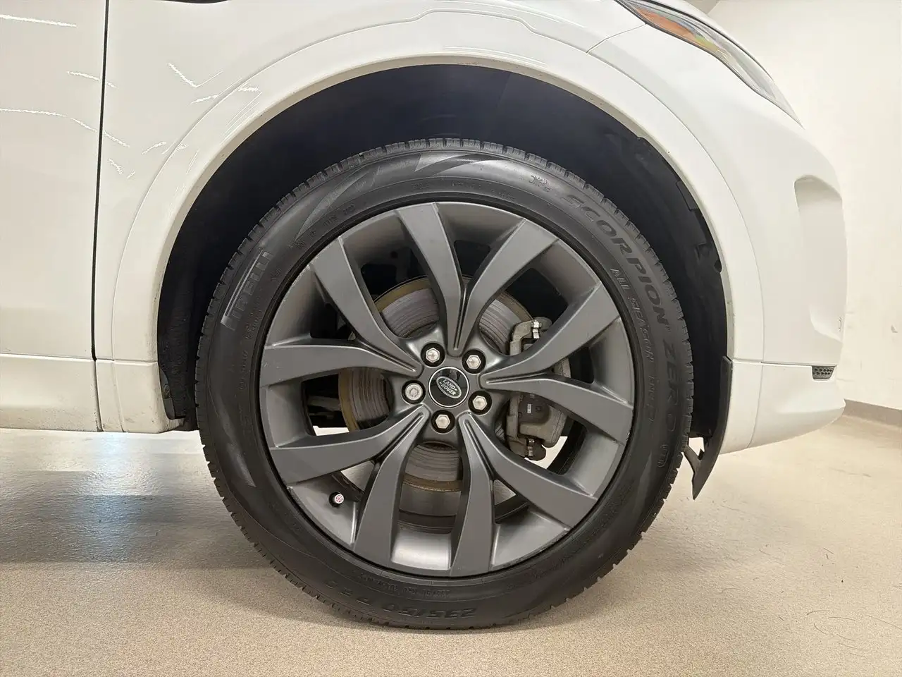 Land Rover Discovery Sport - Image 27