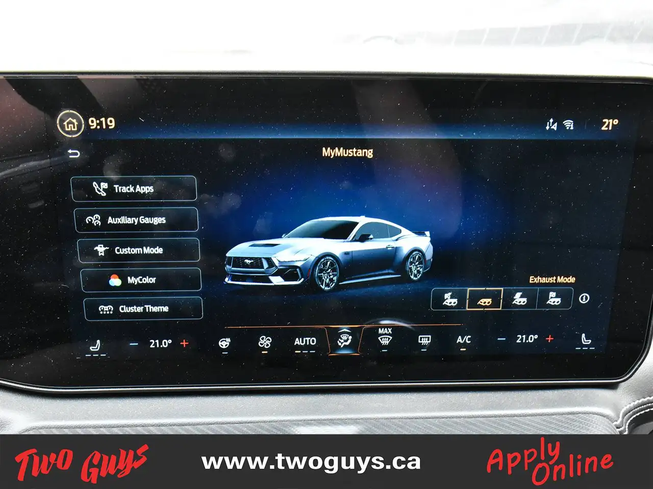 Ford Mustang - Image 27