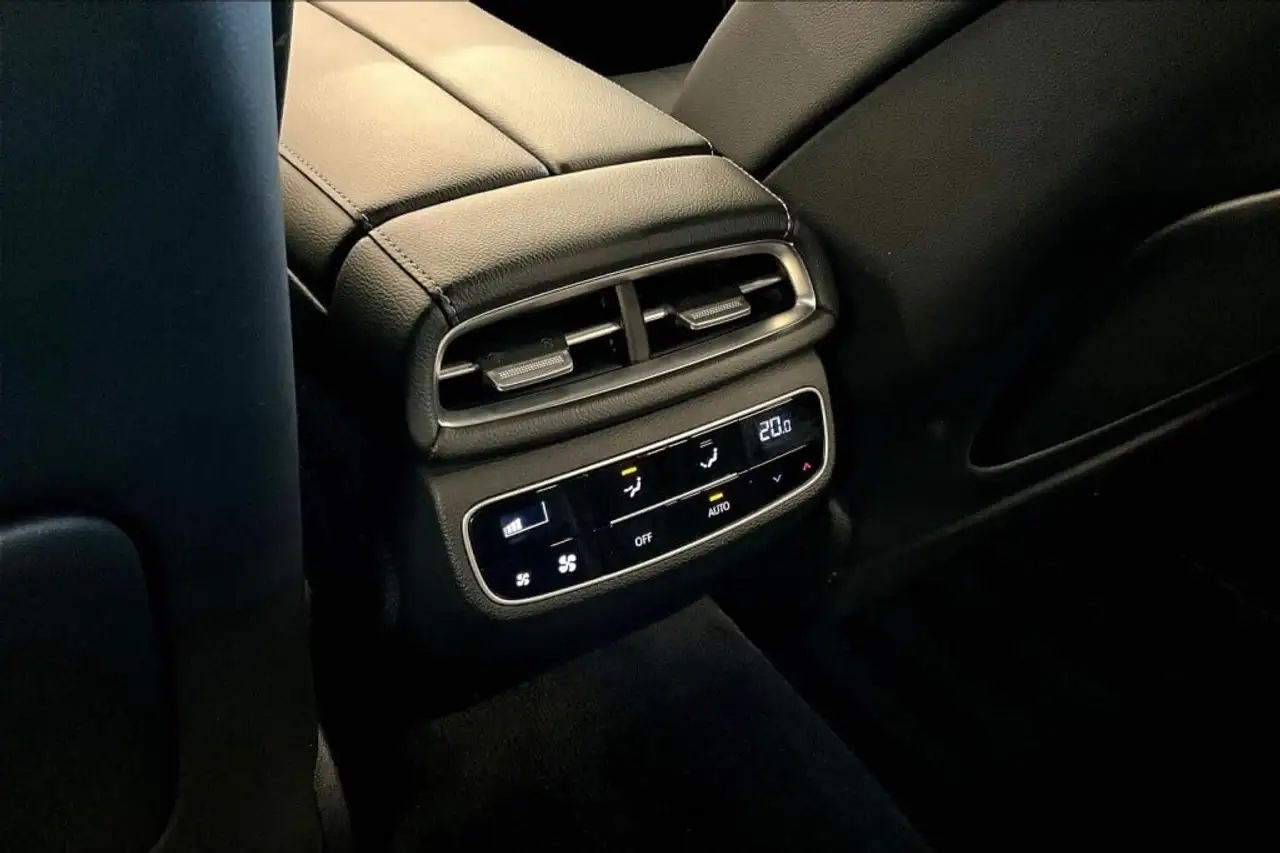 Genesis G80 - Image 12