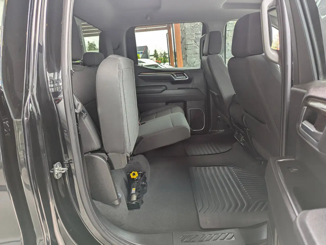 Chevrolet Silverado 1500 - Image 11