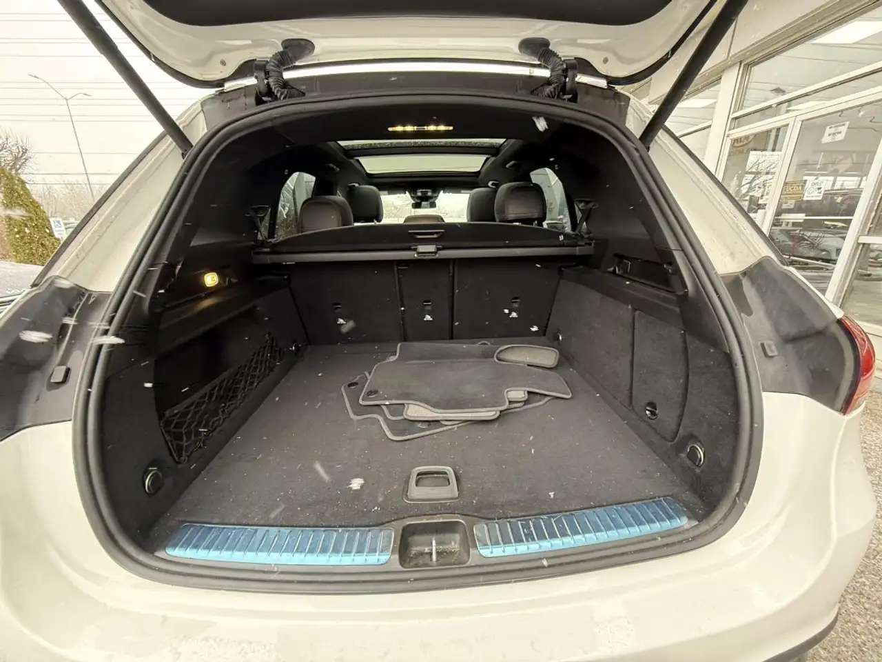 Mercedes-Benz GLE - Image 17