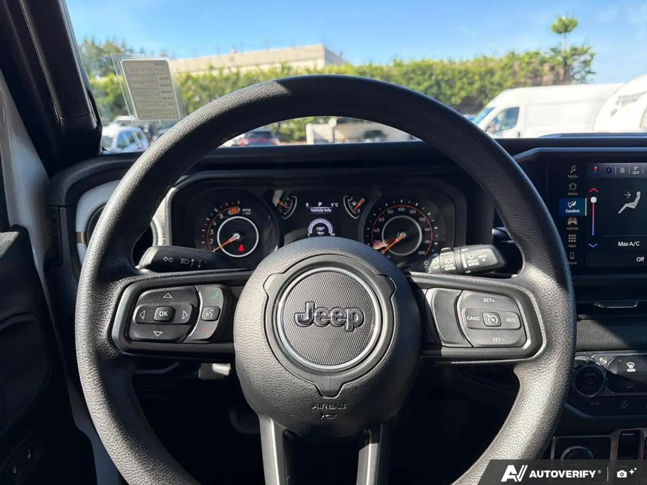 Jeep Wrangler - Image 14