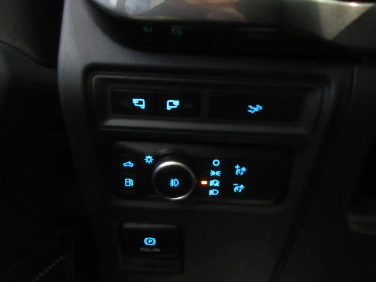 Ford F-150 - Image 12