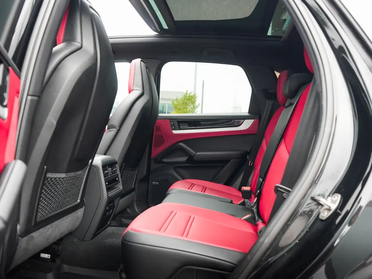 Porsche Cayenne - Image 22