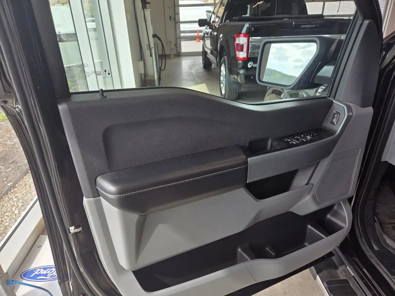 Ford F-150 - Image 12
