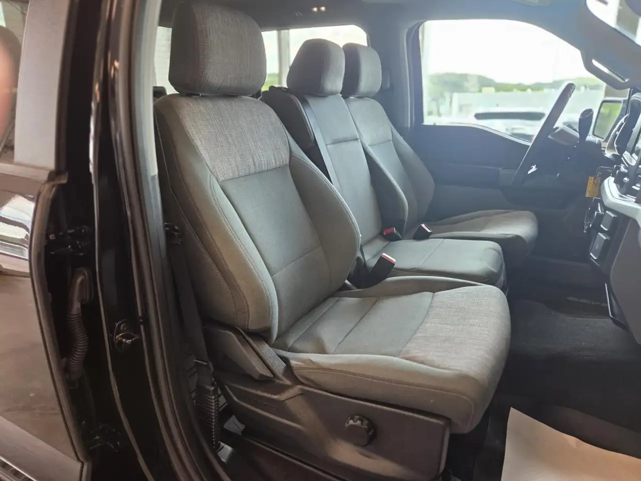 Ford F-150 - Image 18
