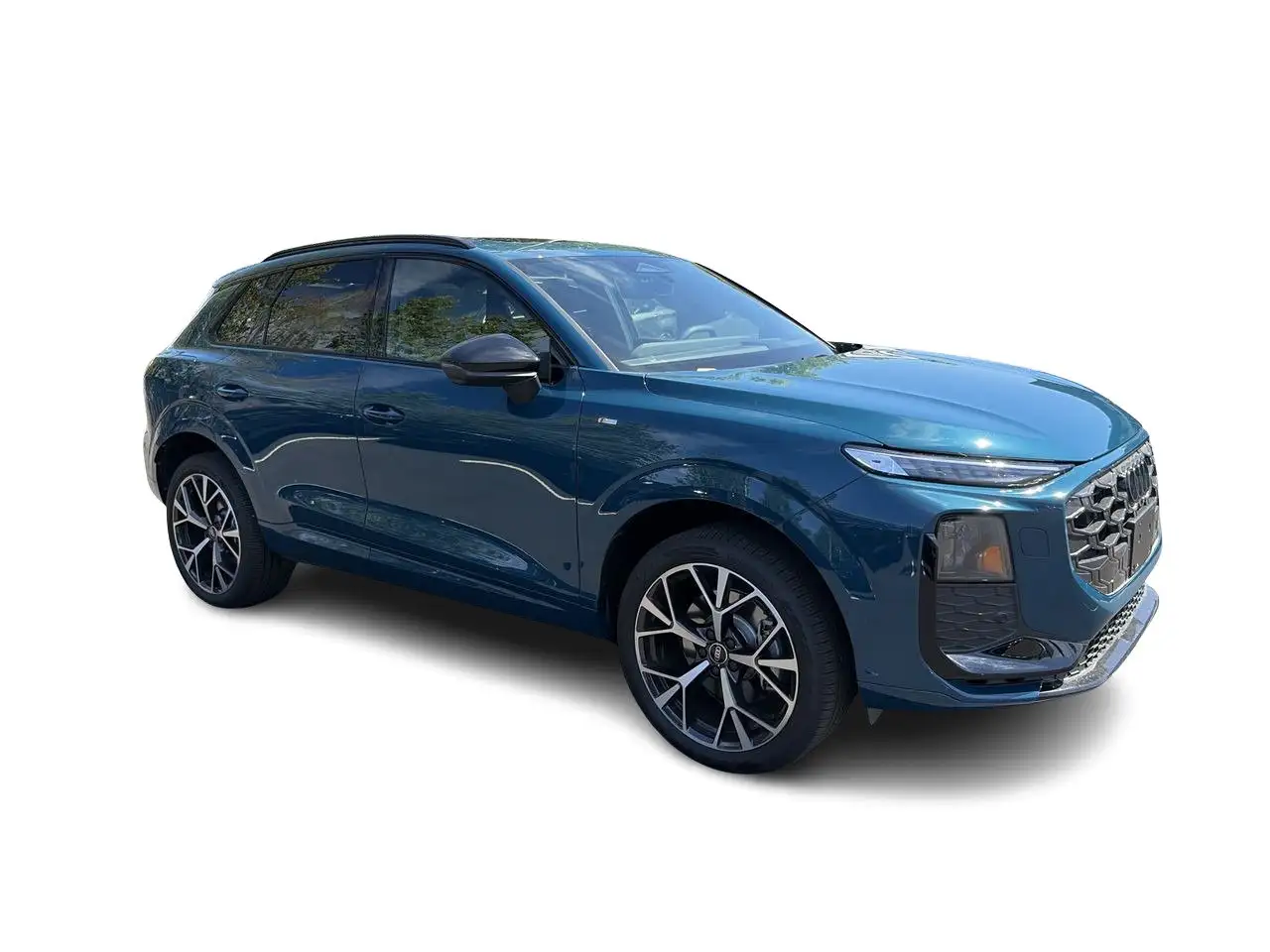 Audi Q3 - Image 17