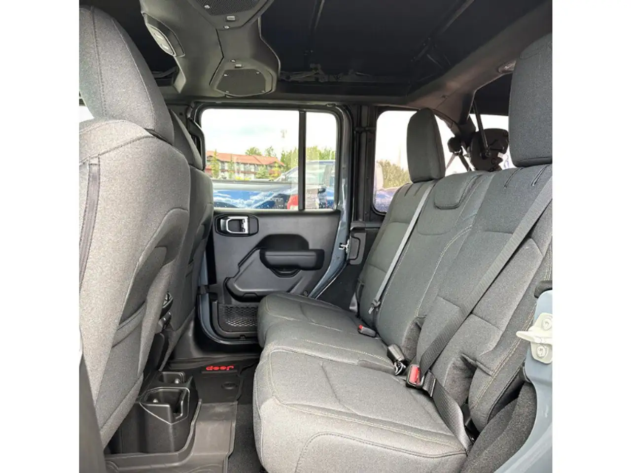 Jeep Wrangler - Image 15
