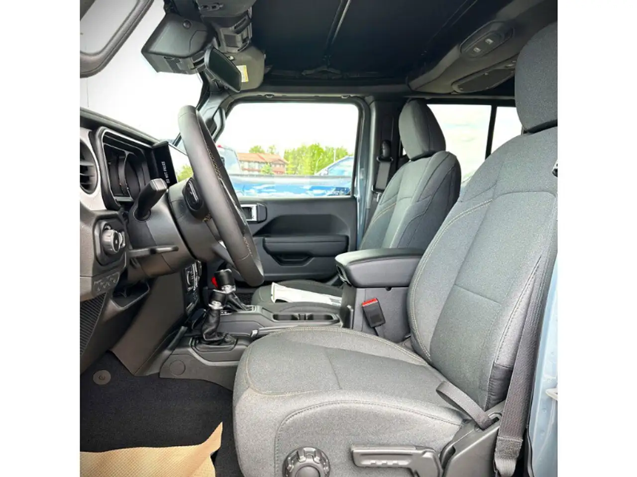 Jeep Wrangler - Image 10