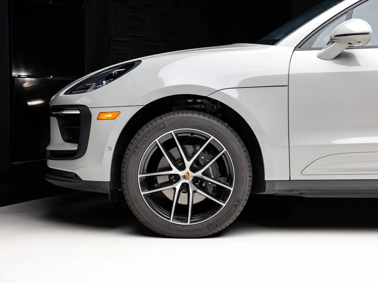 Porsche Macan - Image 32