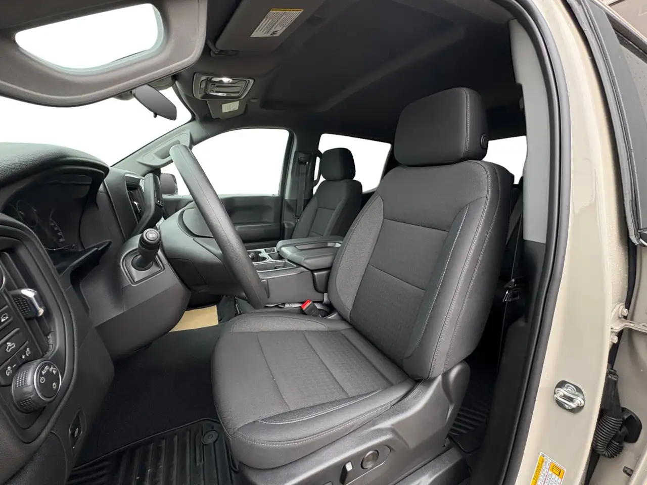 Chevrolet Silverado 1500 - Image 15