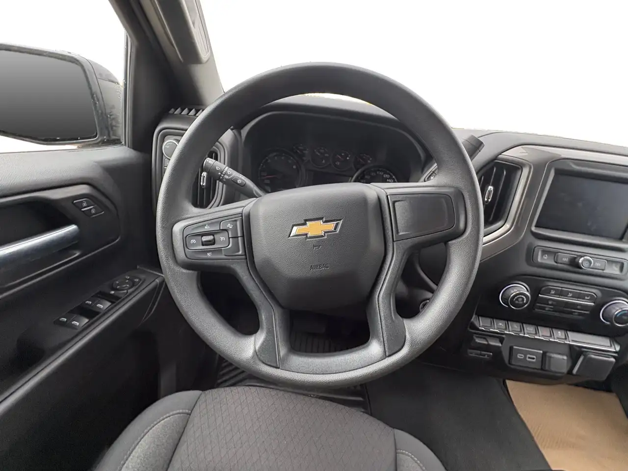 Chevrolet Silverado 1500 - Image 16