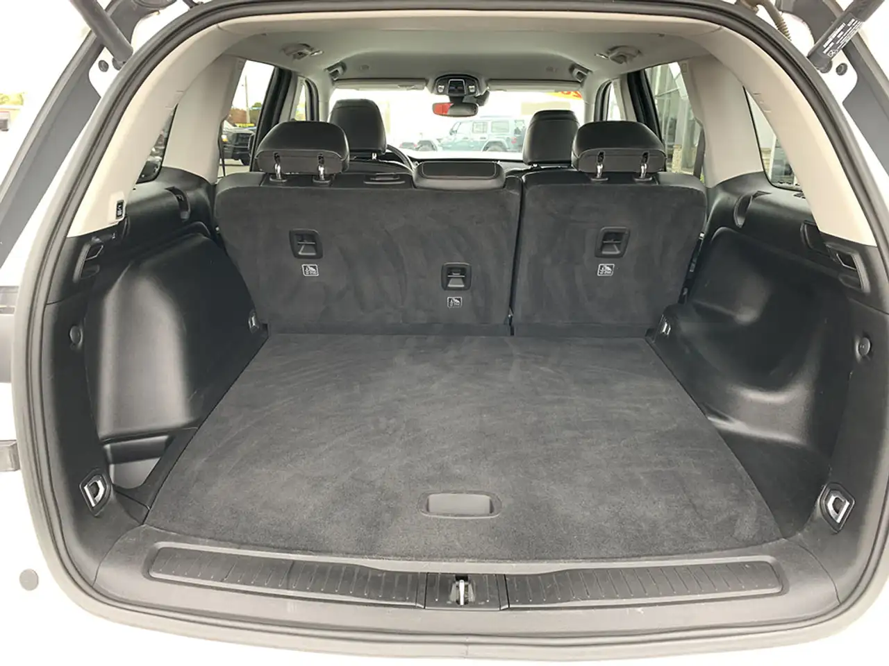 Jeep Grand Cherokee - Image 7