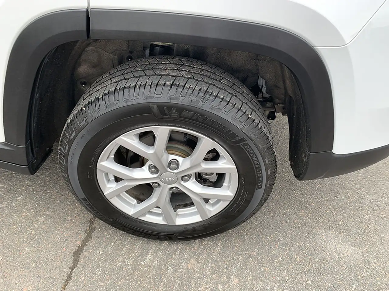 Jeep Grand Cherokee - Image 11