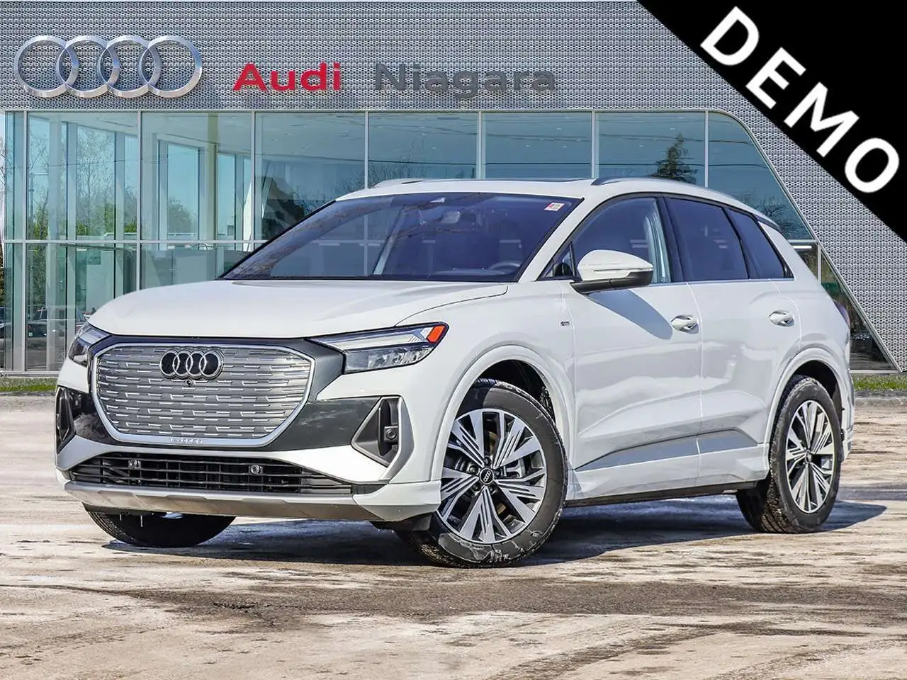 Audi Q4 e-tron - Image 1
