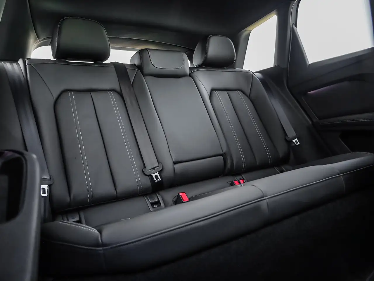 Audi Q4 e-tron - Image 17