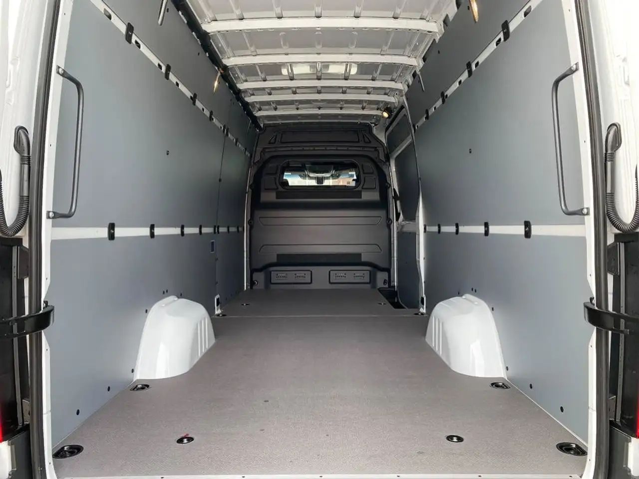 Mercedes-Benz Sprinter - Image 14