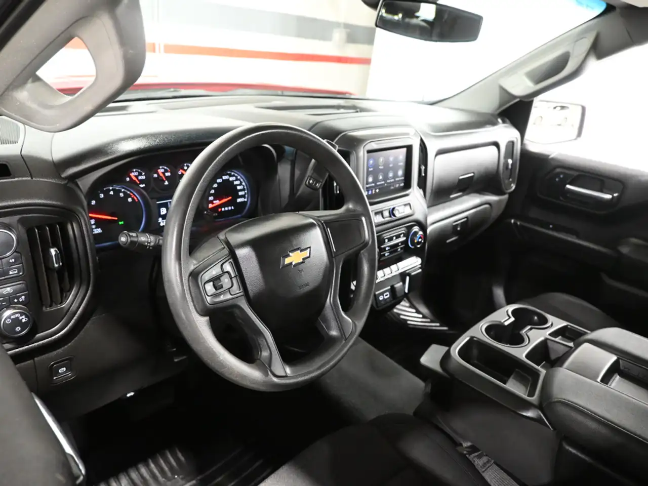 Chevrolet Silverado 1500 - Image 10