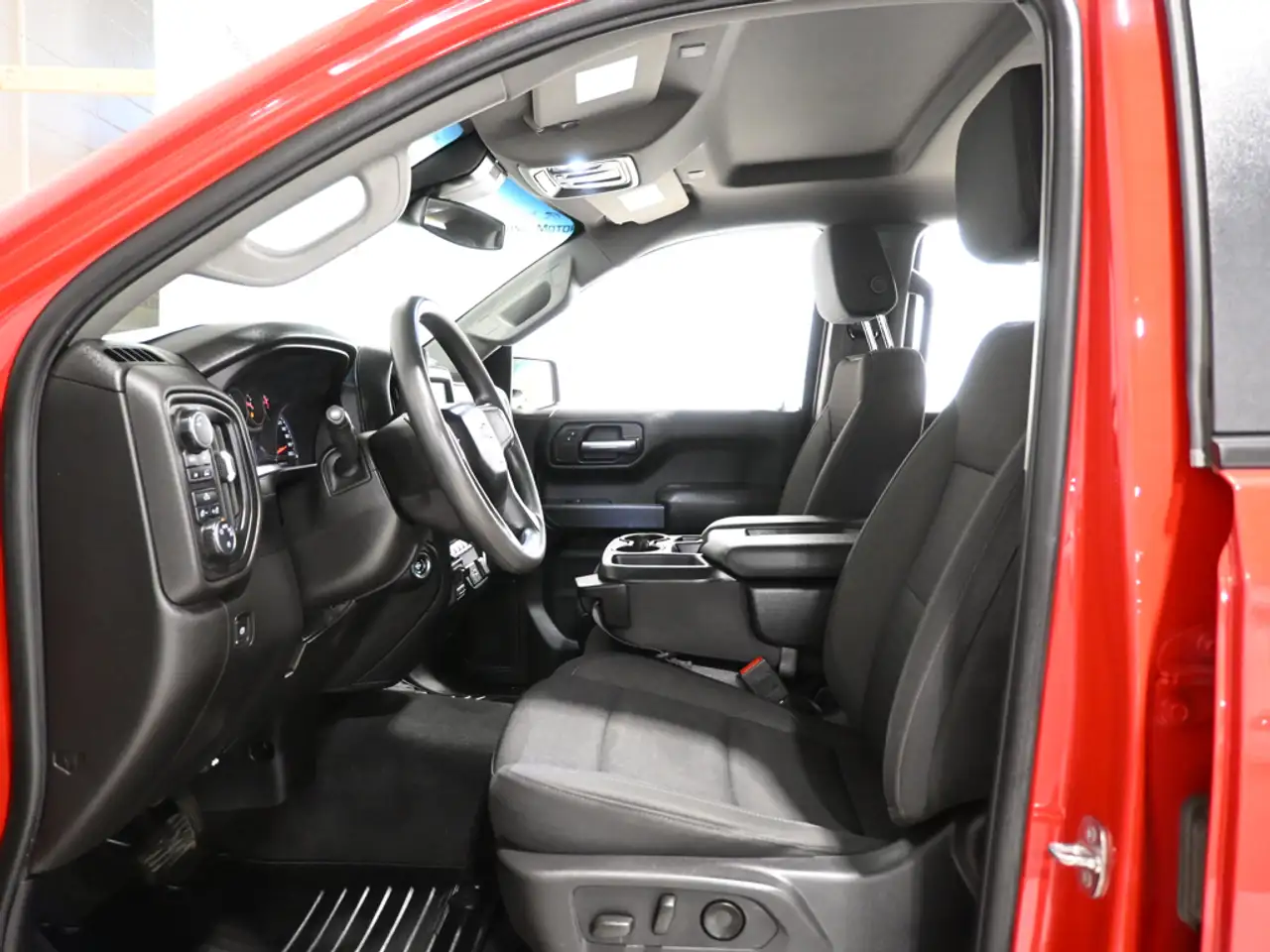 Chevrolet Silverado 1500 - Image 21