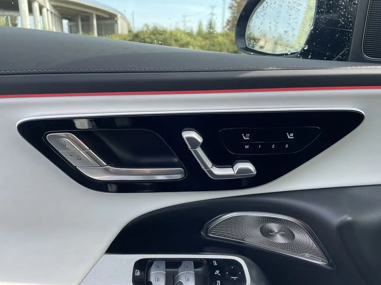 Mercedes-Benz E-Class - Image 26