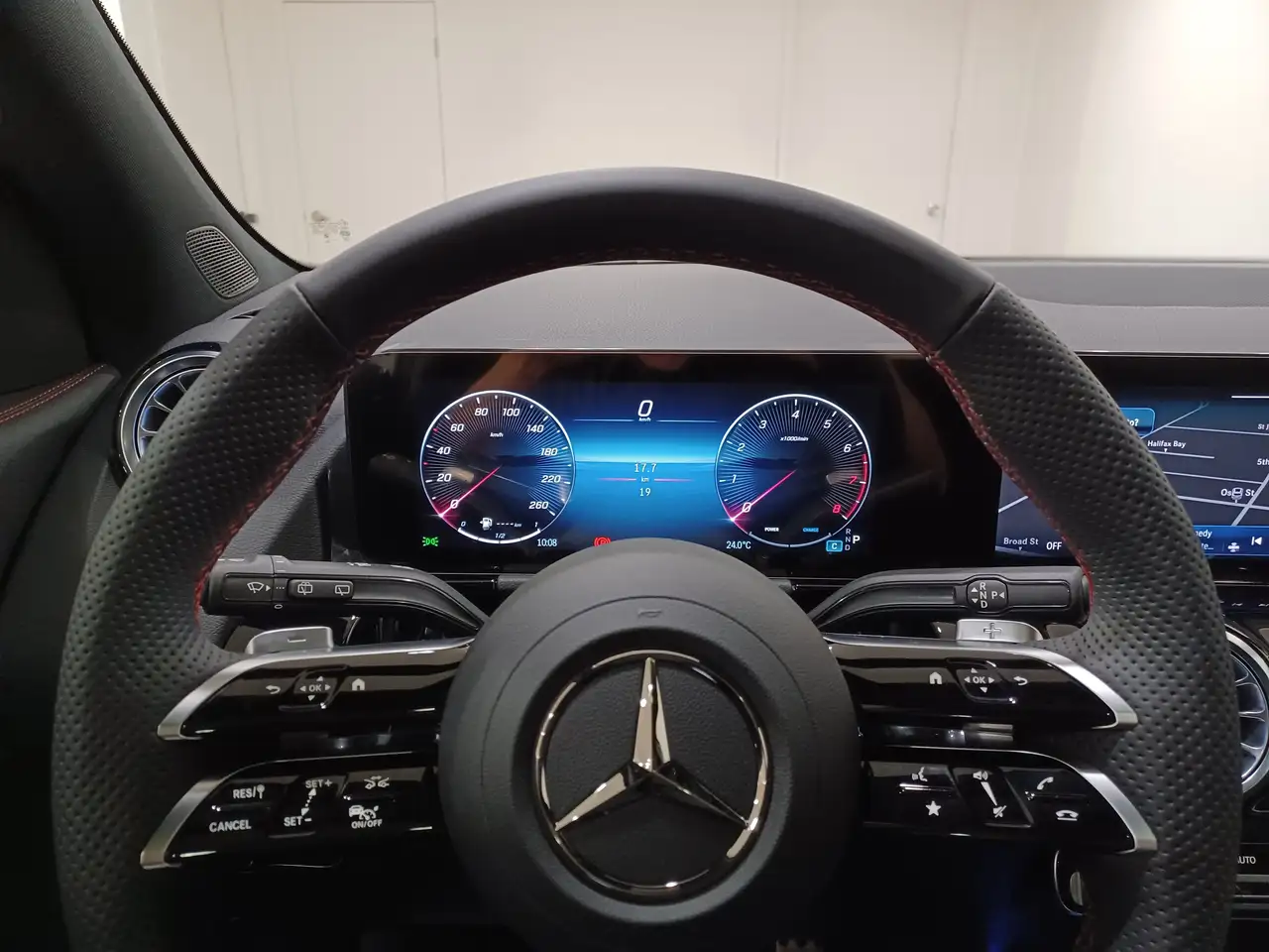 Mercedes-Benz GLA - Image 8