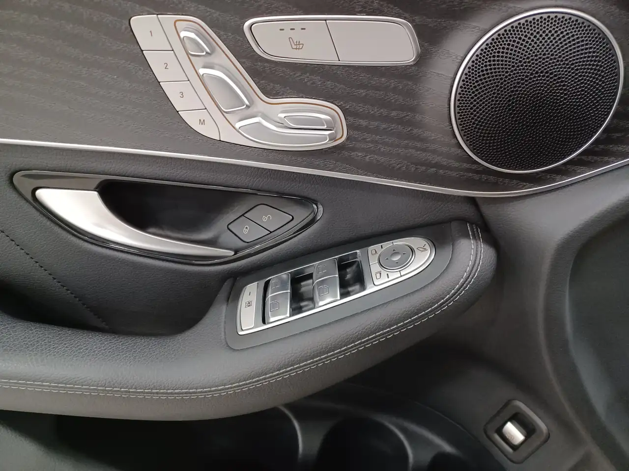 Mercedes-Benz GLC - Image 18
