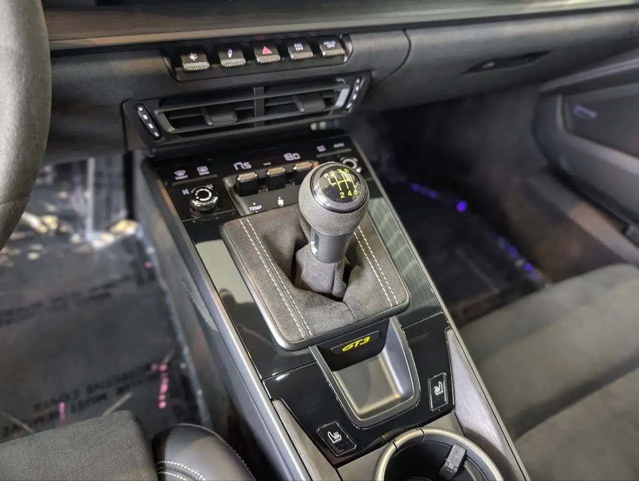 Porsche 911 - Image 29