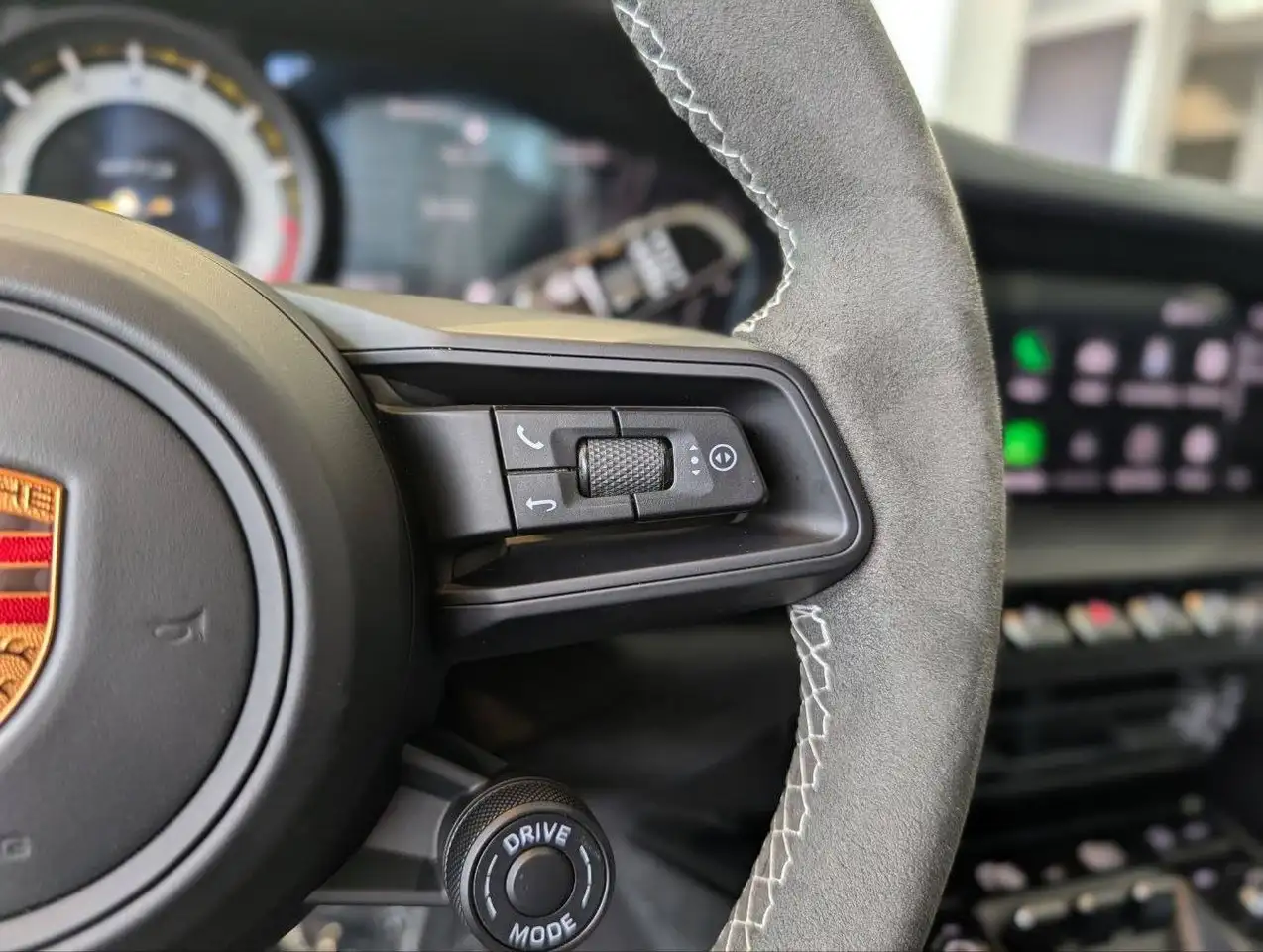 Porsche 911 - Image 19