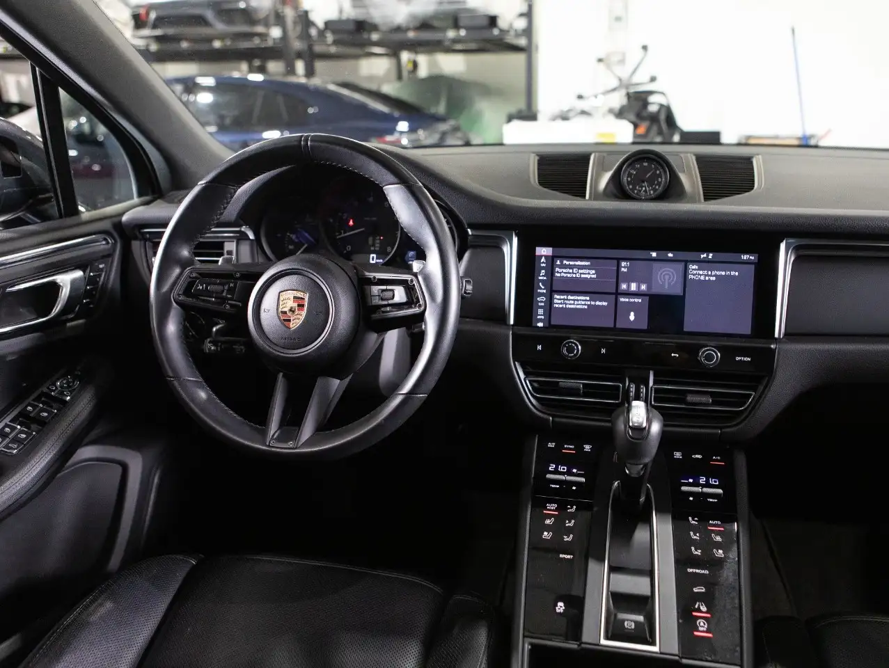 Porsche Macan - Image 19
