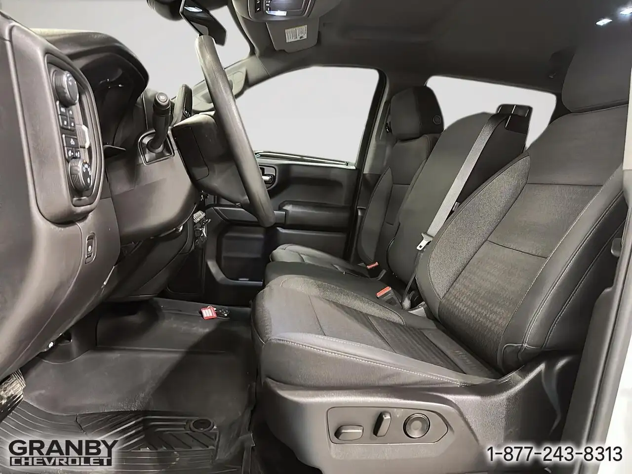 Chevrolet Silverado 1500 - Image 12