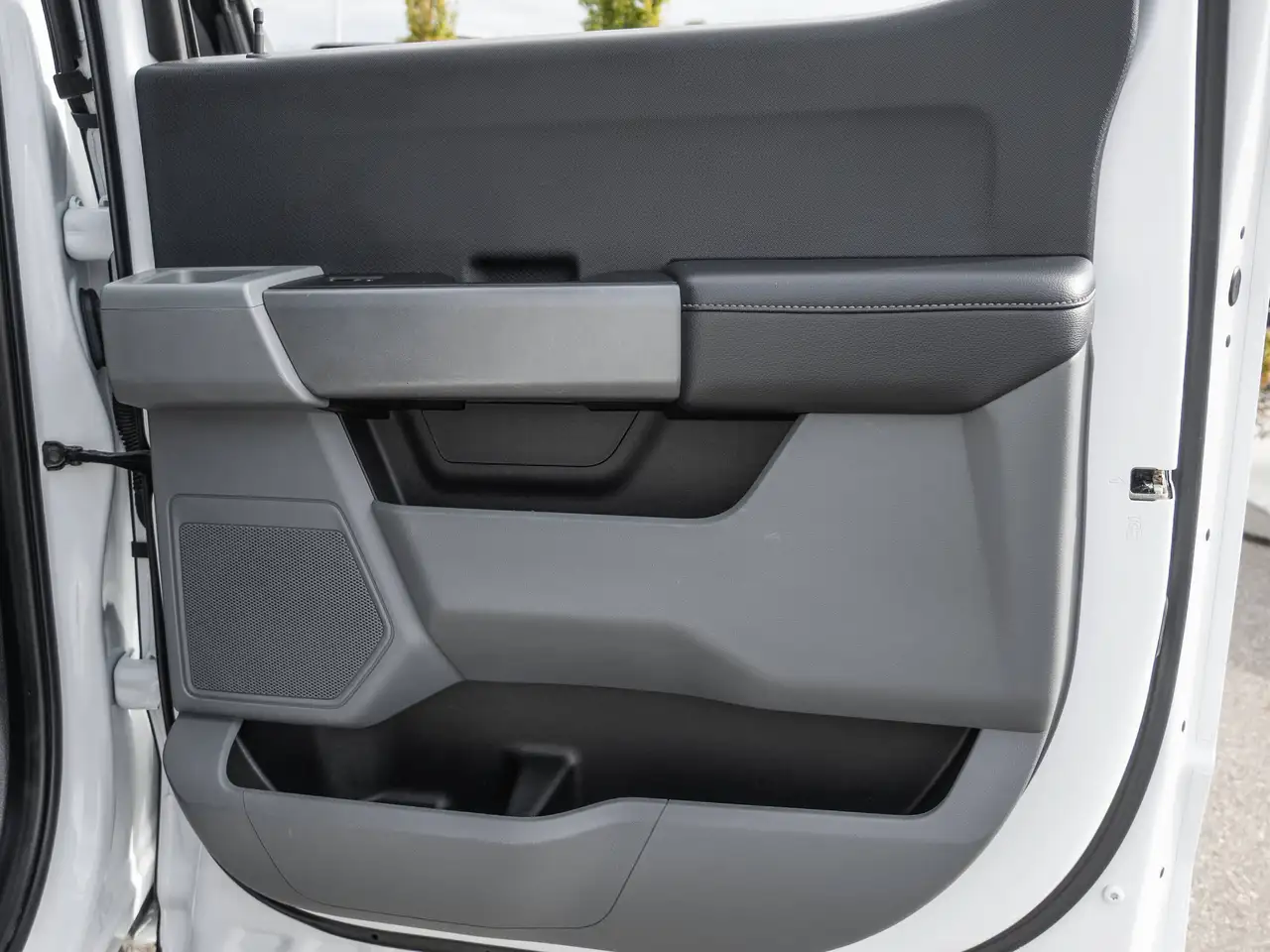 Ford F-150 - Image 26