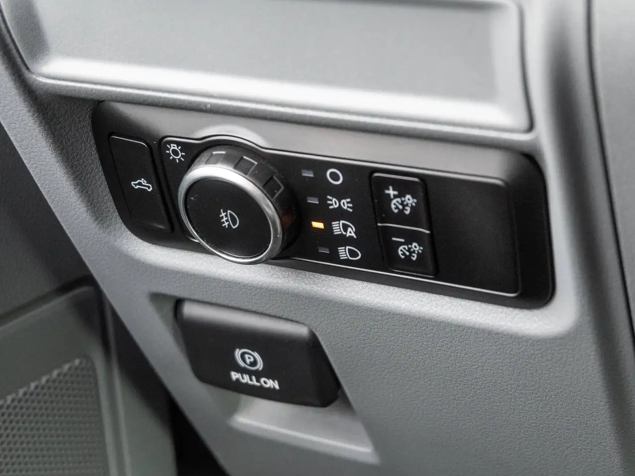 Ford F-150 - Image 19