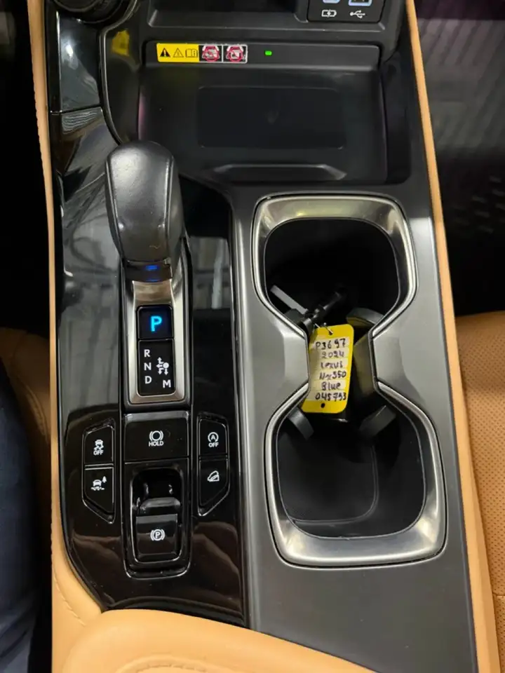 Lexus NX 350 - Image 13