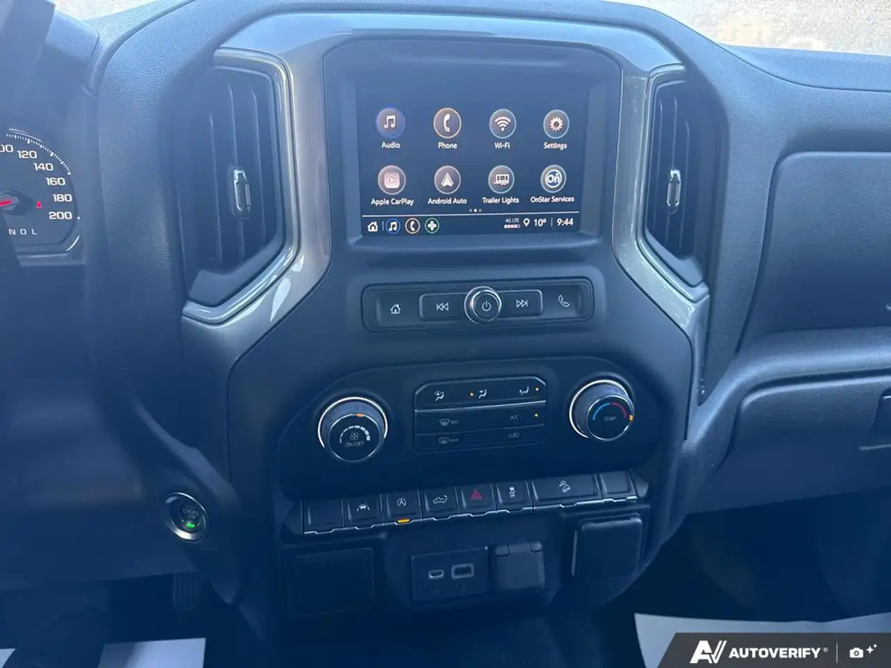 Chevrolet Silverado 1500 - Image 18