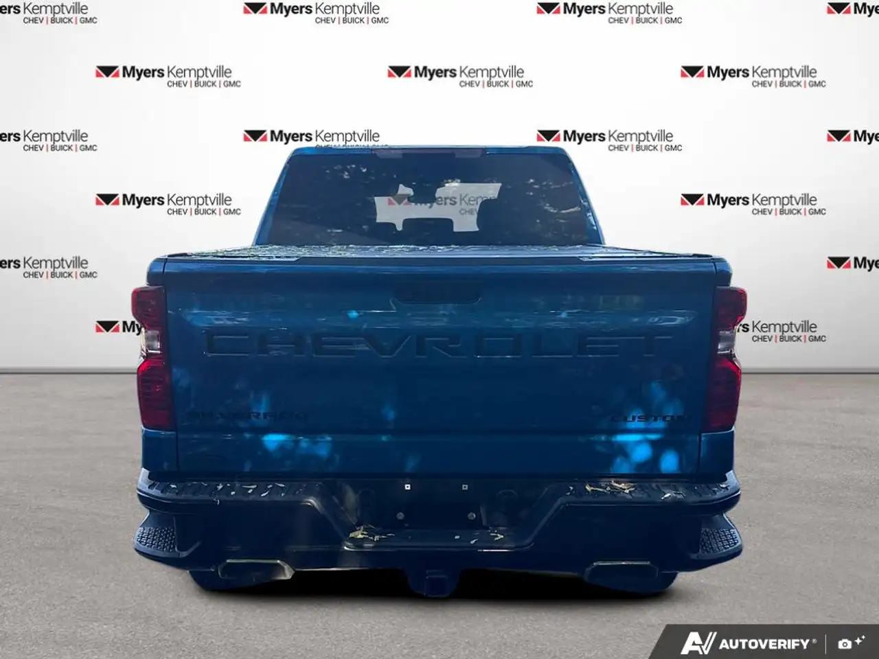 Chevrolet Silverado 1500 - Image 3