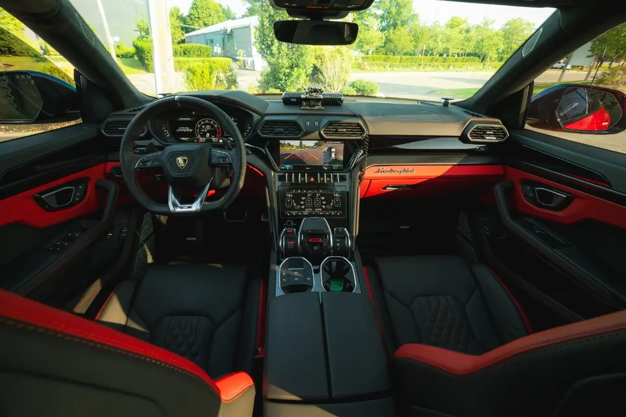 Lamborghini Urus - Image 10