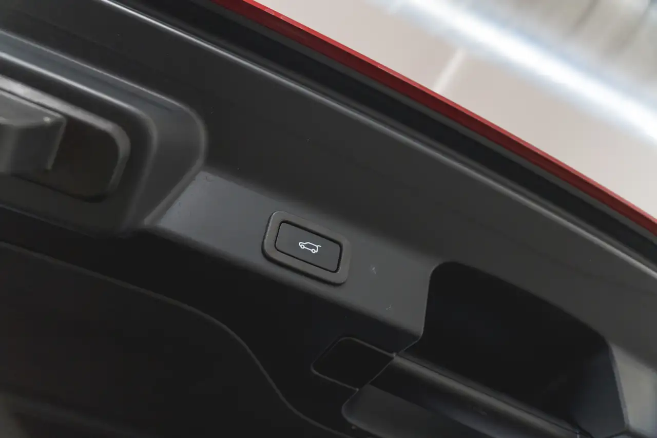 Jaguar F-Pace - Image 22