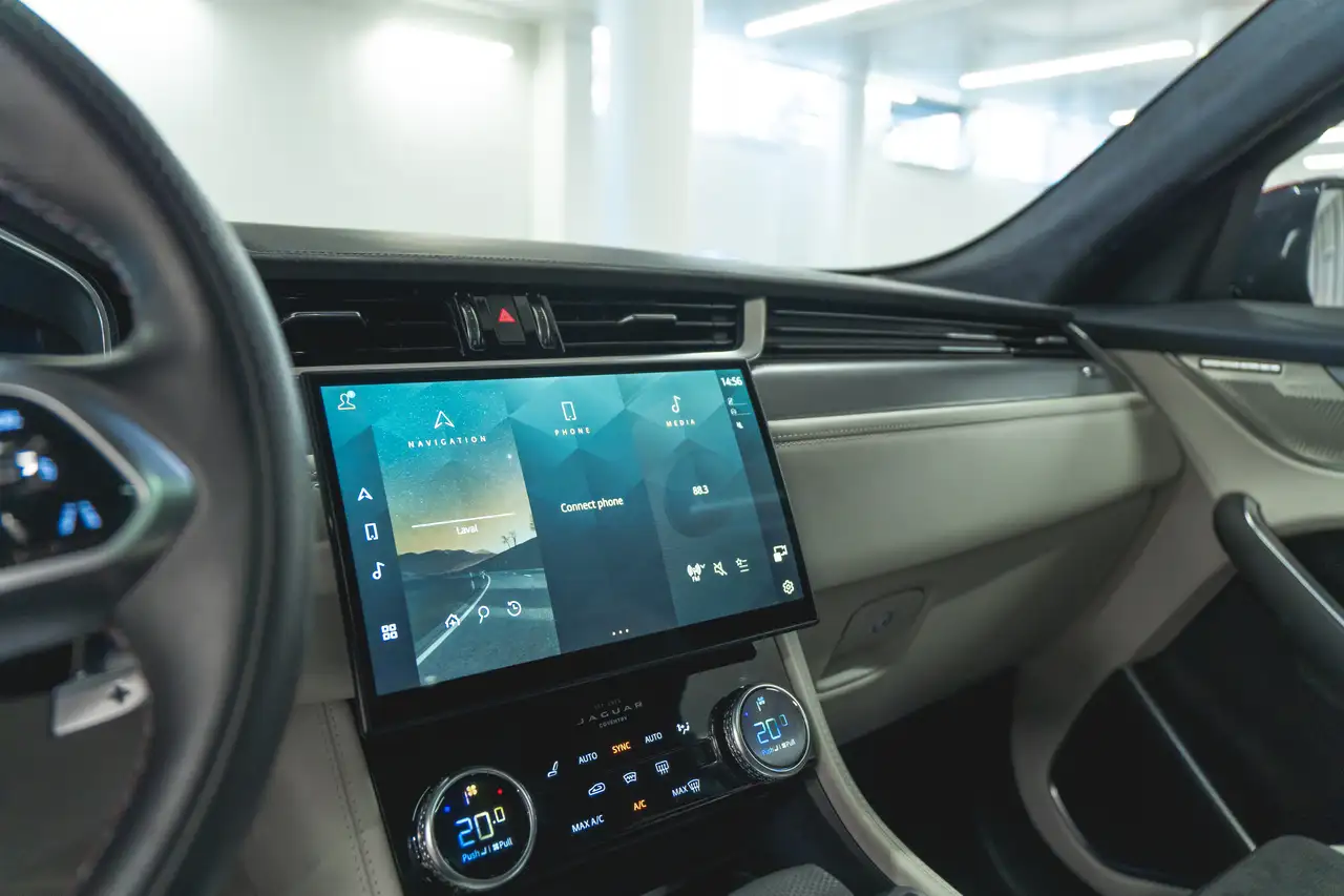 Jaguar F-Pace - Image 13