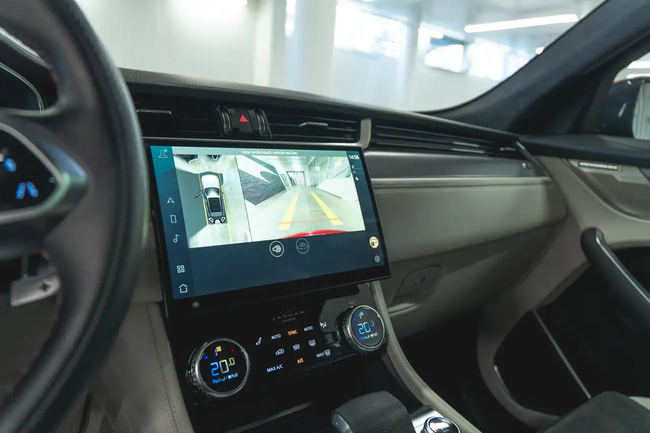Jaguar F-Pace - Image 14