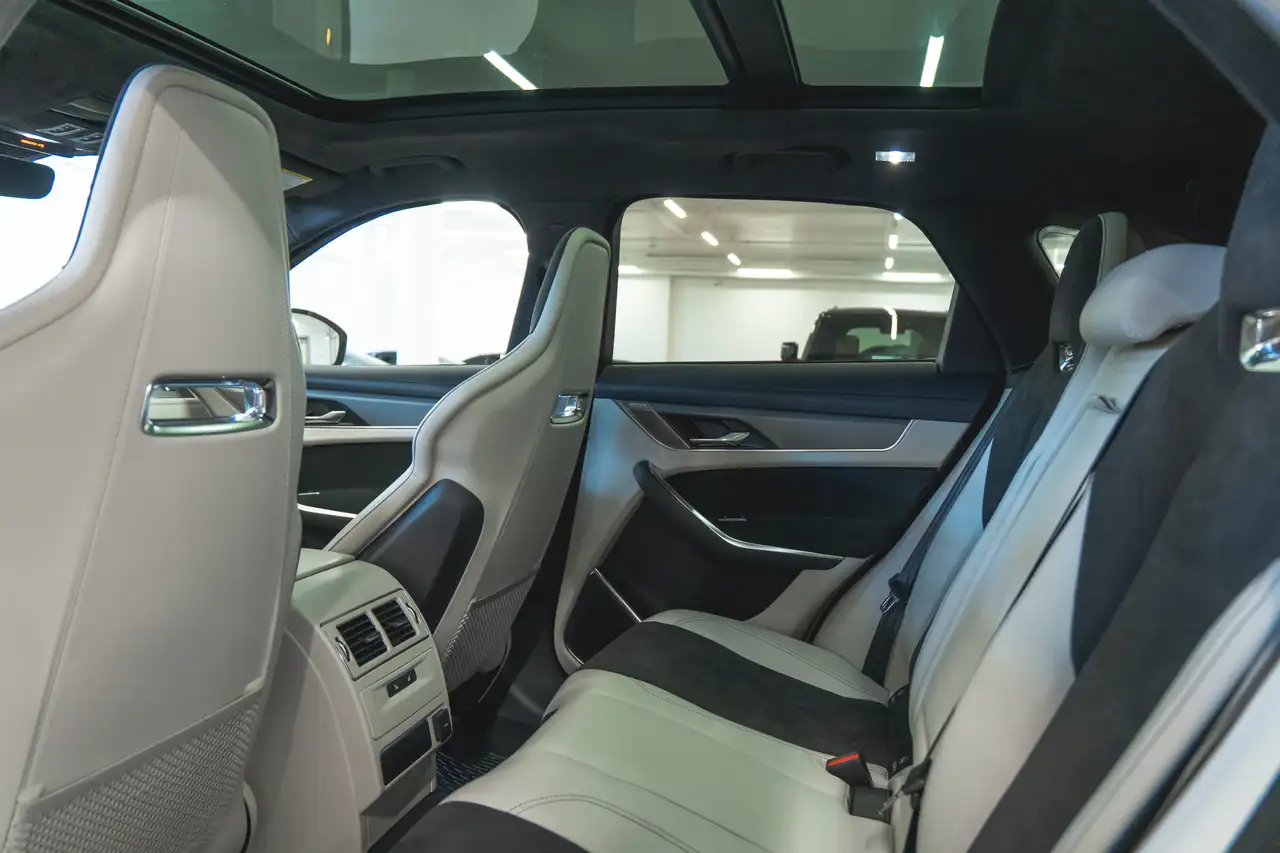 Jaguar F-Pace - Image 12