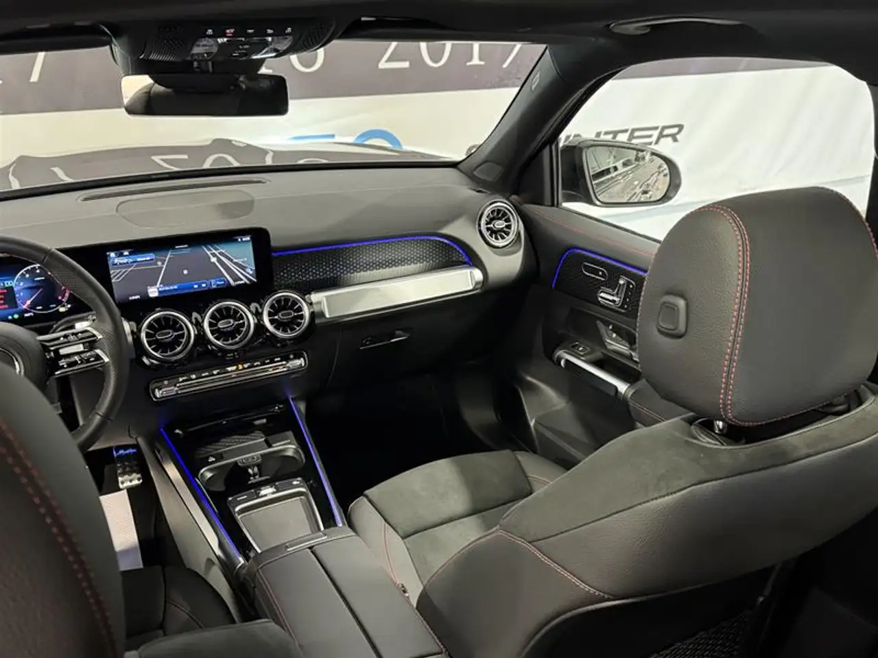 Mercedes-Benz GLB - Image 11