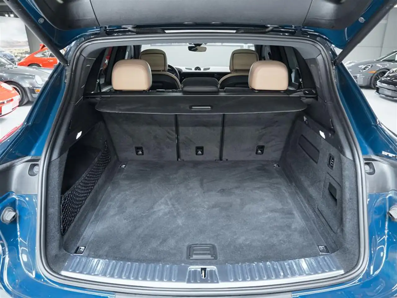 Porsche Cayenne - Image 16
