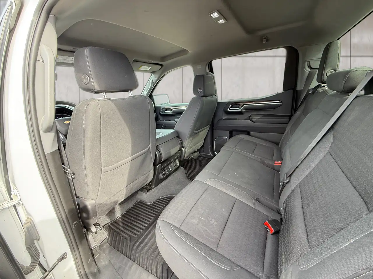 Chevrolet Silverado 1500 - Image 16